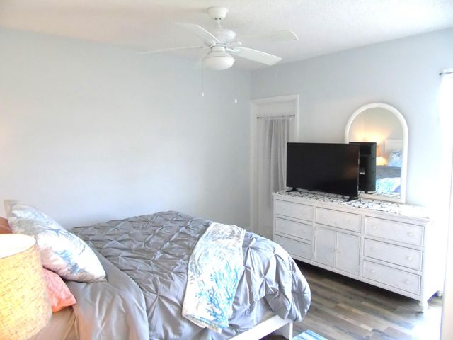 309 Circle Drive S 204, Boynton Beach, FL 33435