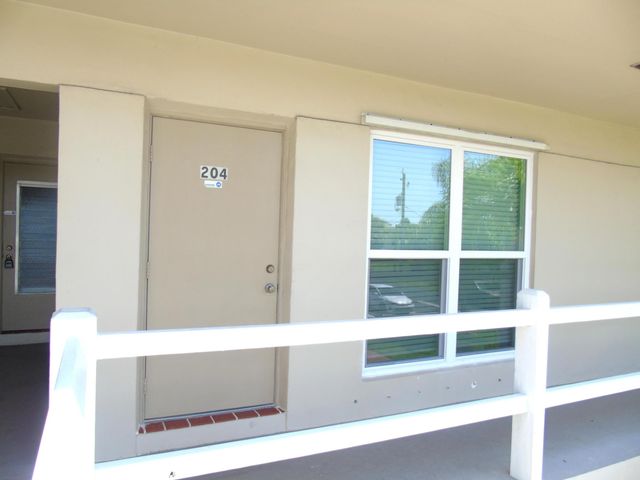 309 Circle Drive S 204, Boynton Beach, FL 33435