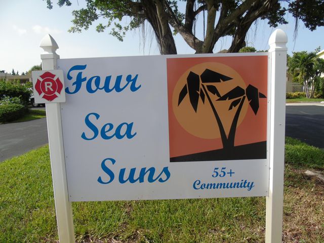 309 Circle Drive S 204, Boynton Beach, FL 33435