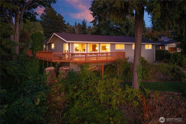 28601 13th Avenue S, Federal Way, WA 98003