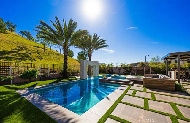 26600 Paseo Retirada, San Juan Capistrano, CA 92675