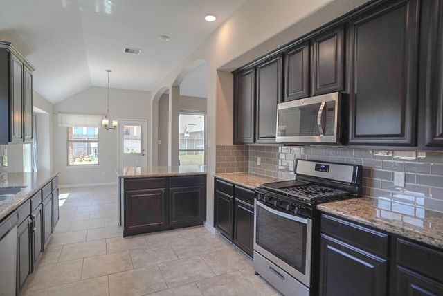 7818 Lake Commons Drive, Rosenberg, TX 77469