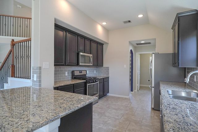 7818 Lake Commons Drive, Rosenberg, TX 77469