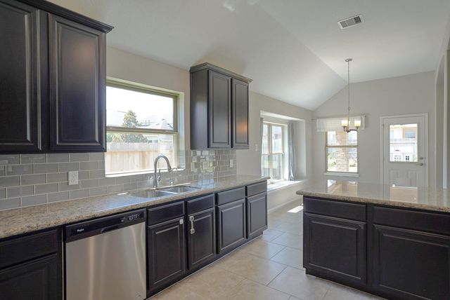 7818 Lake Commons Drive, Rosenberg, TX 77469