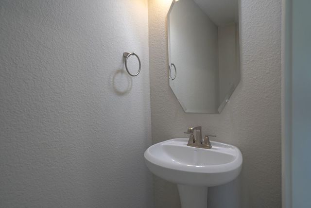 7818 Lake Commons Drive, Rosenberg, TX 77469