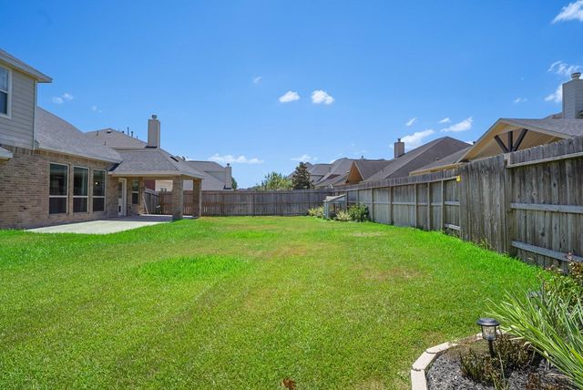 7818 Lake Commons Drive, Rosenberg, TX 77469