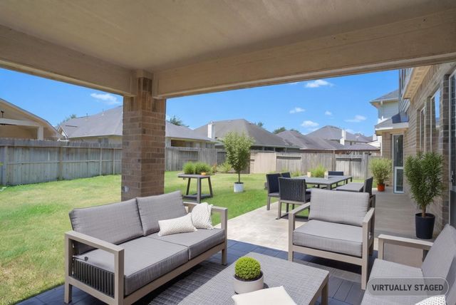 7818 Lake Commons Drive, Rosenberg, TX 77469