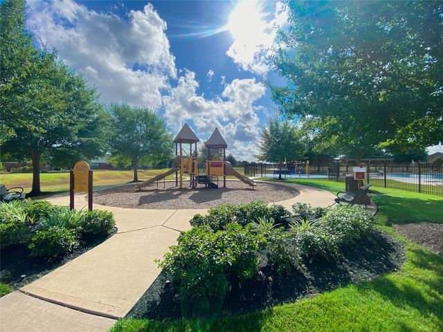 7818 Lake Commons Drive, Rosenberg, TX 77469