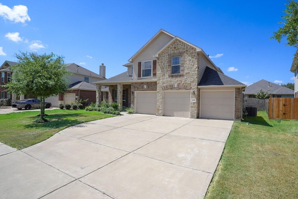 7818 Lake Commons Drive, Rosenberg, TX 77469
