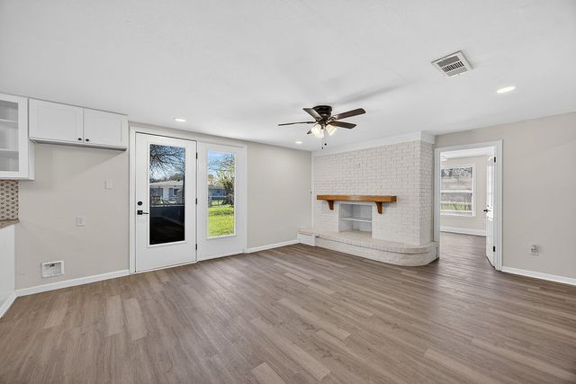 108 Dupont Circle, Fort Worth, TX 76134