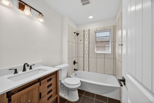 108 Dupont Circle, Fort Worth, TX 76134