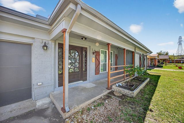 108 Dupont Circle, Fort Worth, TX 76134