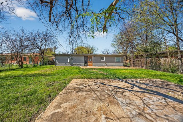 108 Dupont Circle, Fort Worth, TX 76134