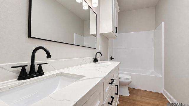 8854 Gov Pleasant Dr, Baton Rouge, LA 70811