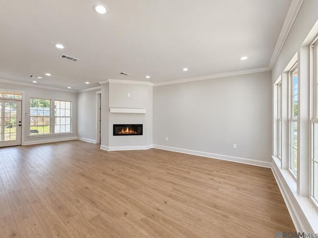 8854 Gov Pleasant Dr, Baton Rouge, LA 70811