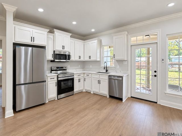 8854 Gov Pleasant Dr, Baton Rouge, LA 70811