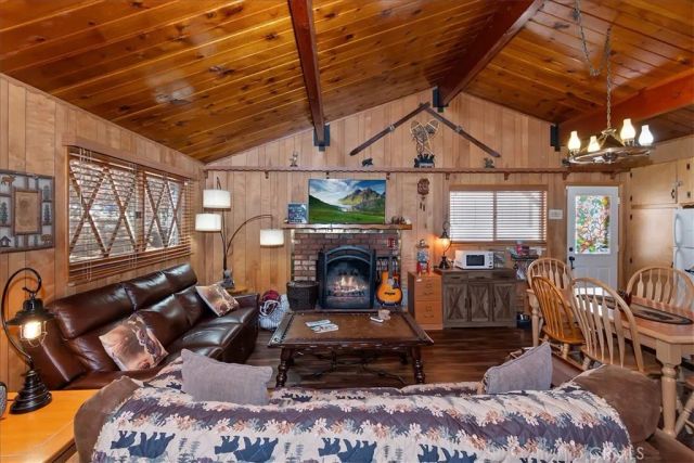 42697 Cougar, Big Bear Lake, CA 92315
