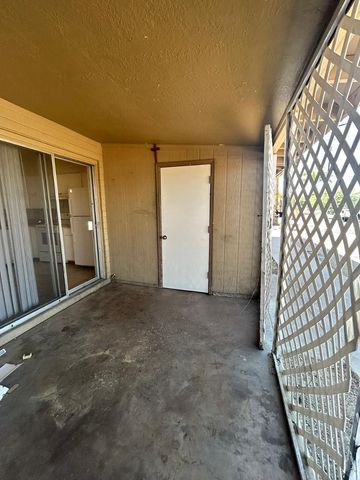 5233 E University Drive Apt B, Mesa, AZ 85205