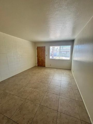 5233 E University Drive Apt B, Mesa, AZ 85205