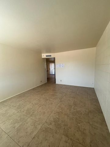 5233 E University Drive Apt B, Mesa, AZ 85205