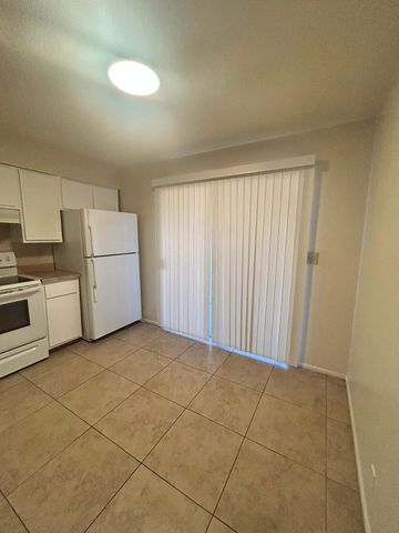 5233 E University Drive Apt B, Mesa, AZ 85205