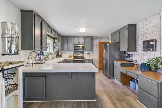 3326 Hartvickson Ln, Valley Springs, CA 95252