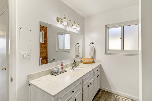 3326 Hartvickson Ln, Valley Springs, CA 95252