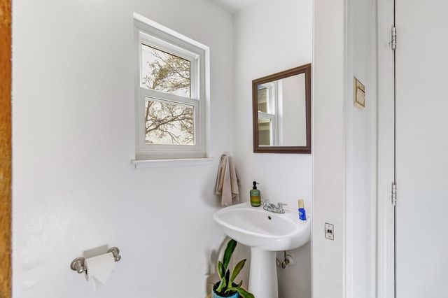 3326 Hartvickson Ln, Valley Springs, CA 95252