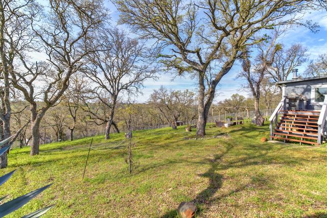 3326 Hartvickson Ln, Valley Springs, CA 95252