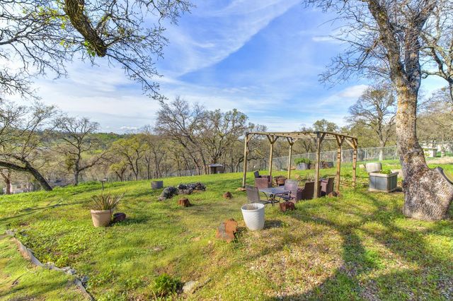 3326 Hartvickson Ln, Valley Springs, CA 95252