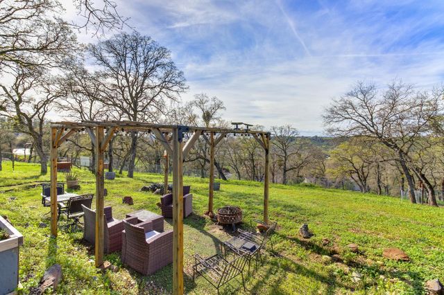 3326 Hartvickson Ln, Valley Springs, CA 95252