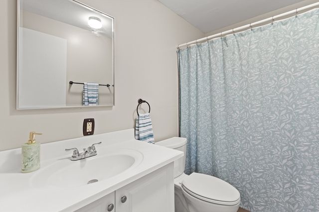 221 Oak St 18-24, Brockton, MA 02301
