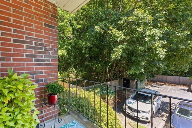 221 Oak St 18-24, Brockton, MA 02301