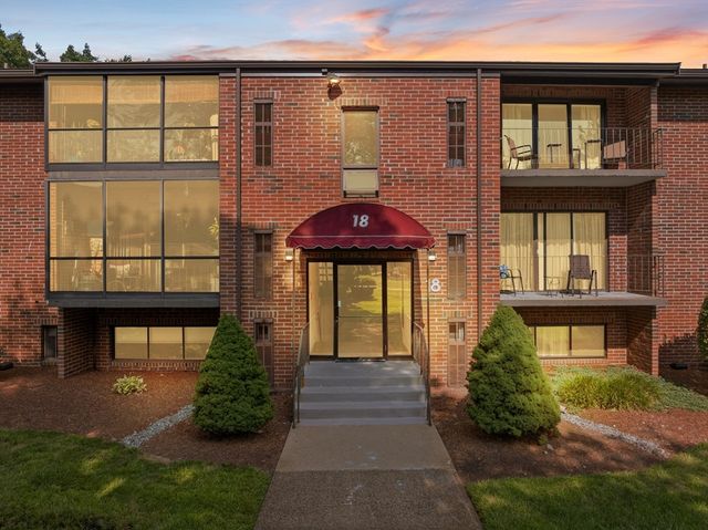 221 Oak St 18-24, Brockton, MA 02301