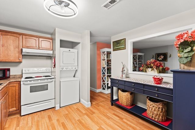 221 Oak St 18-24, Brockton, MA 02301