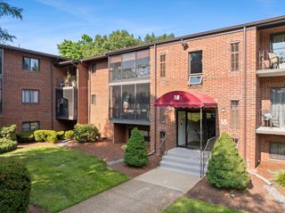 221 Oak St 18-24, Brockton, MA 02301
