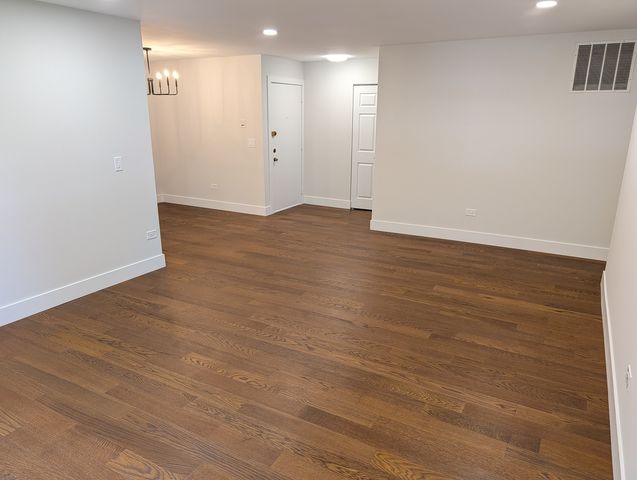 332 Essex Court 4, Wood Dale, IL 60191