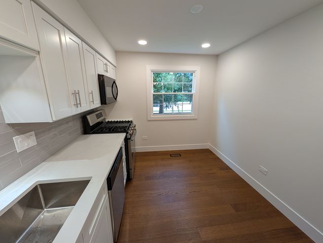 332 Essex Court 4, Wood Dale, IL 60191