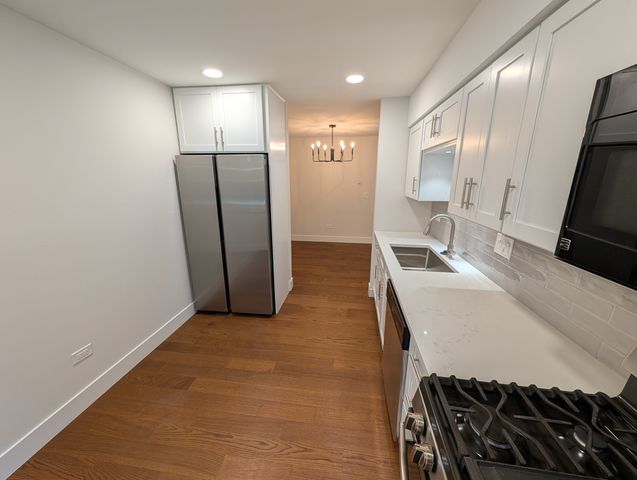 332 Essex Court 4, Wood Dale, IL 60191