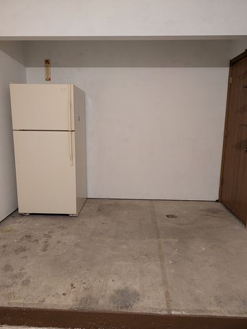 332 Essex Court 4, Wood Dale, IL 60191
