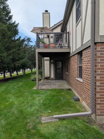 332 Essex Court 4, Wood Dale, IL 60191