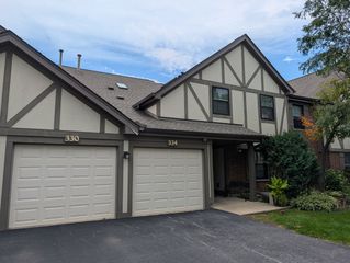 332 Essex Court 4, Wood Dale, IL 60191