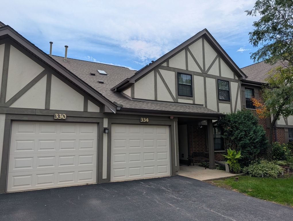 332 Essex Court 4, Wood Dale, IL 60191
