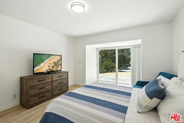 14858 Round Valley Drive, Sherman Oaks, CA 91403