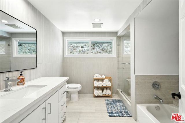 14858 Round Valley Drive, Sherman Oaks, CA 91403