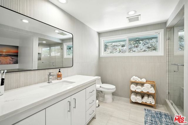 14858 Round Valley Drive, Sherman Oaks, CA 91403