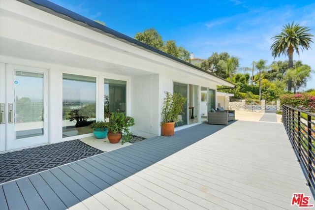 14858 Round Valley Drive, Sherman Oaks, CA 91403