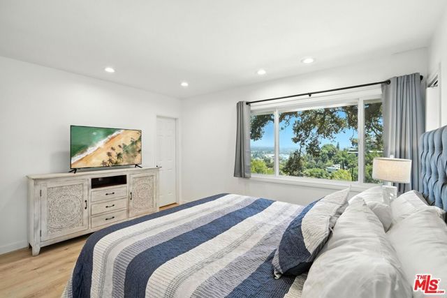 14858 Round Valley Drive, Sherman Oaks, CA 91403