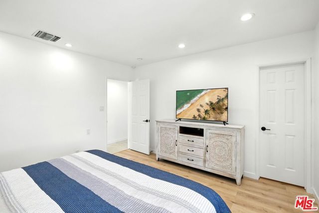 14858 Round Valley Drive, Sherman Oaks, CA 91403