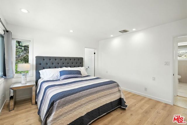 14858 Round Valley Drive, Sherman Oaks, CA 91403